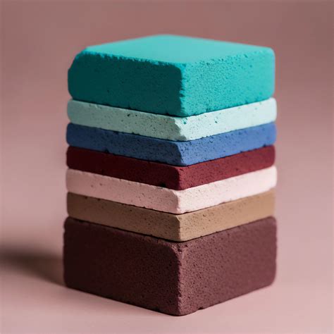 Display Luminance Standards · Theme