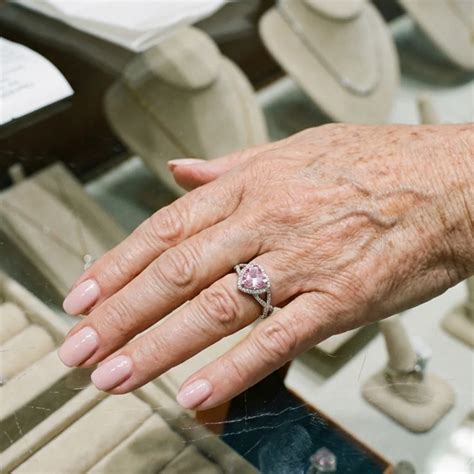 Amour Twist Halo Ring | White Gold – Belalore