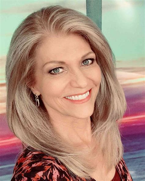 News Anchor Donna Gregory Dies from Lung Cancer