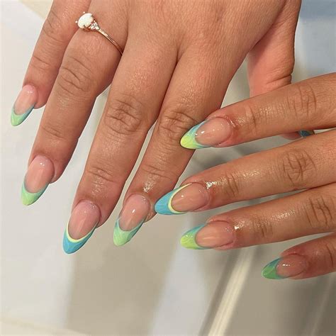 14 Summer Almond Nail Ideas for a Gorgeous Manicure in 2026 ...