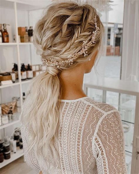 40 + Wedding Guest Hairstyles 2024 [Guide & Tips] - HMP