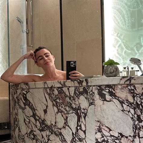 Sofia Vergara, 51, strips down for naked selfie in massage parlor and ...