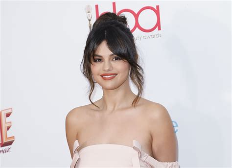 Selena Gomez No Makeup