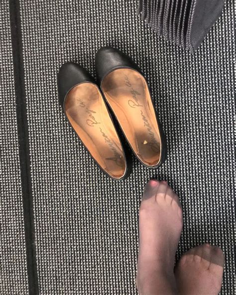 FLYING TIGHTS ️😘’s Instagram photo: “DM for these stinky flats! 😘” in ...