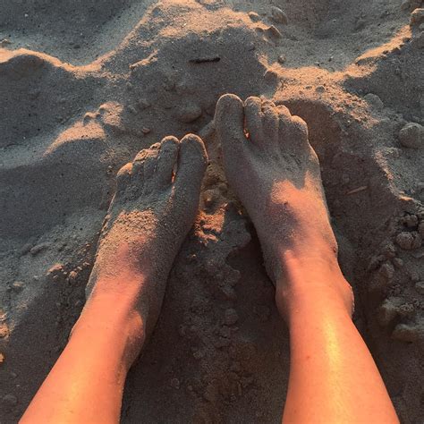 Yasemin Kay Allen : r/TurkishCelebsFeet