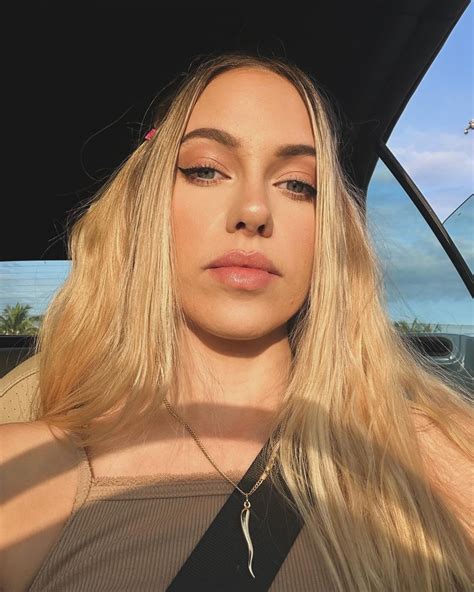 Discover Khloe Kapri Bio / Wiki 2024 & Career Achievements