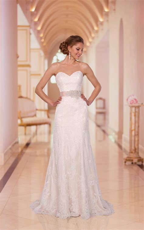 Slimline wedding dress 60 photos - Astyledwedding.com