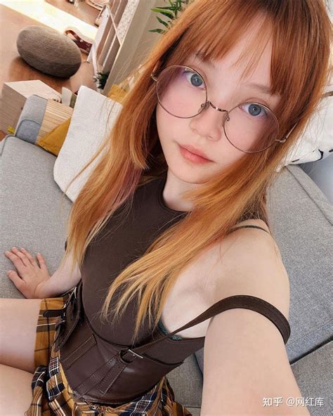 满分眼镜娘！欧美网红美女Alisa Pika Pika美照赏 - 知乎