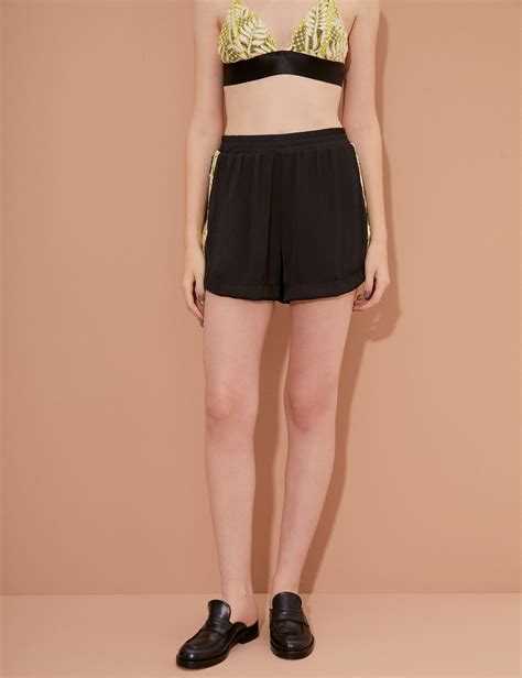 SHORT LACE TRACE
