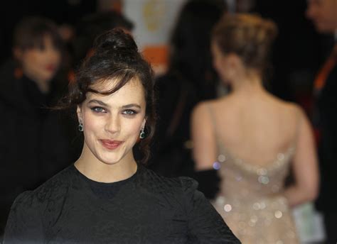 Jessica Brown Findlay Topless Scene Regret And 6 Other Actors Who ...