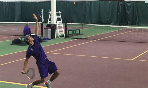 PHOTO SLIDESHOW: St. Thomas men’s tennis loses to Bethel – TommieMedia