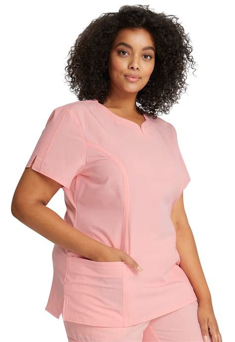 Best Scrubs for Plus Size | Scrubs IQ