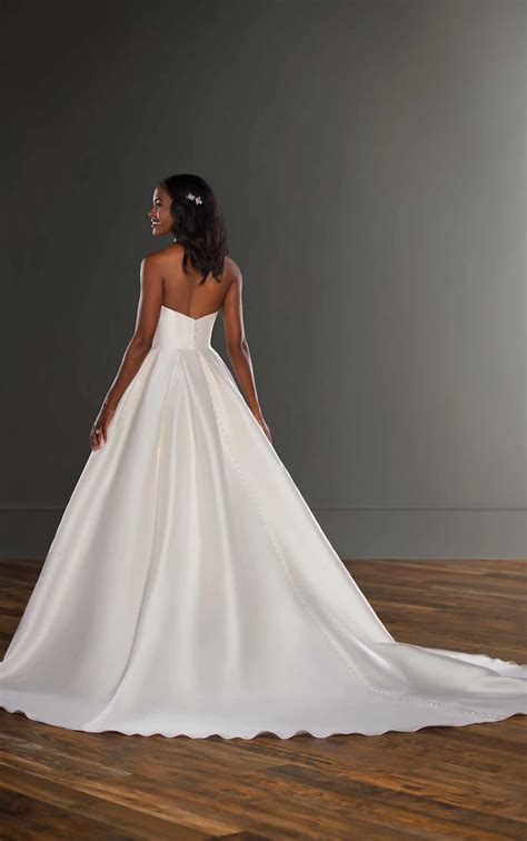 Clean Modern Ballgown Wedding Dress with Pointed Bust - Martina Liana Wedding Dresses