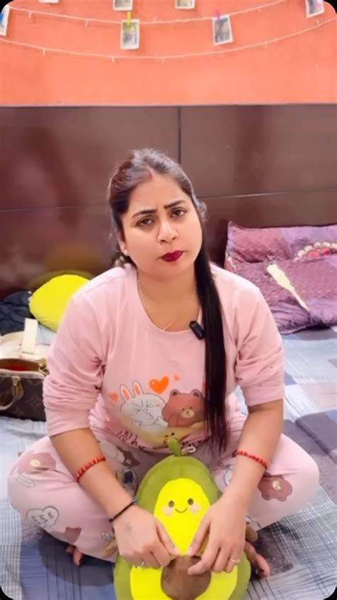 Anshu Agrawal | Kis kisne liye?🤔🤔 . . . #husbandwifecomedy #funnycouples #comedycouple # ...