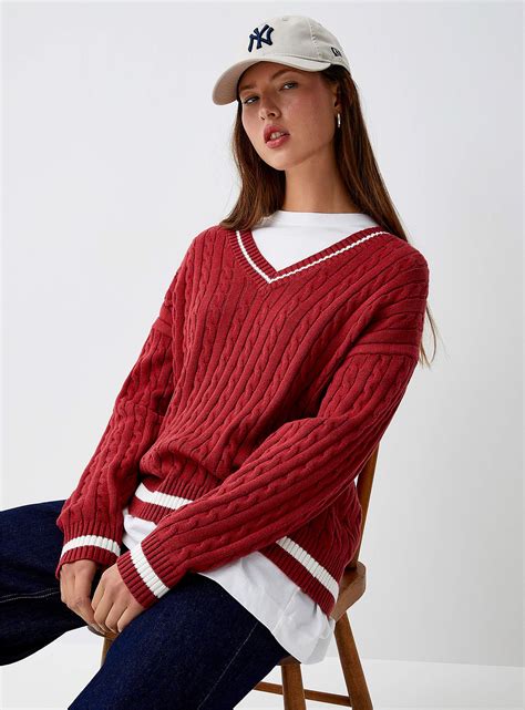 Oversized V-neck cable-knit sweater | Cable knit sweaters, Cable knit ...