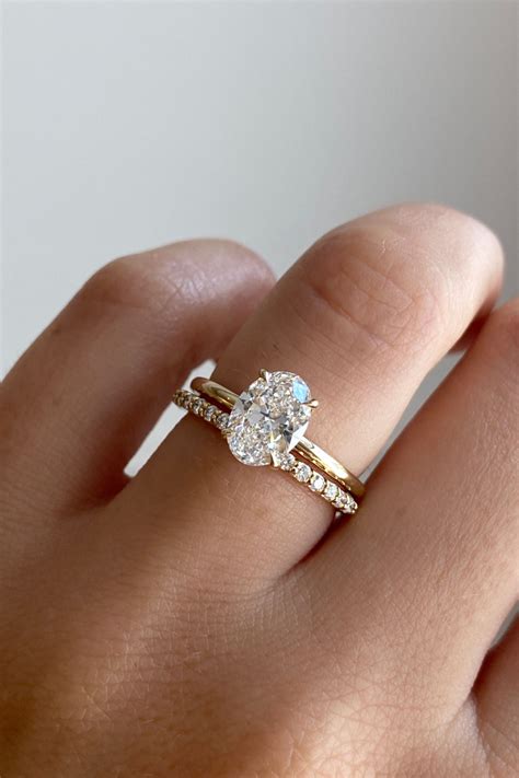 30+ Oval Engagement Rings: Guide, Tips & Styles 2025 | DPF