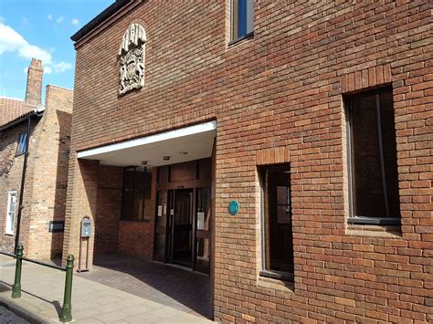 Pentney woman Tiffany Woods kicked out of King's Lynn court after ...