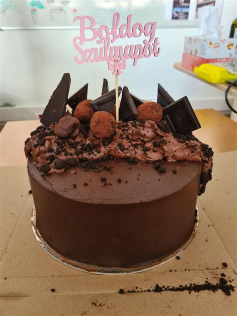 Cupcake Jemma's End Of The World Chocolate Cake for a collegue's birthday : r/Baking