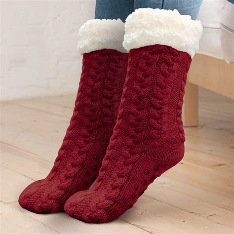 Snapklik.com : Huggle Slipper Socks