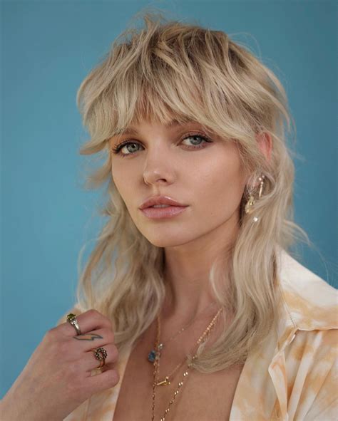 20 Wolf Cut Hair Ideas for Women to Rock in 2026 - Hairstyles Weekly