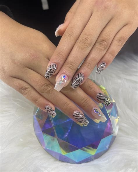 16 Beautiful Coffin Nail Ideas That Elevate Your Nail Style - Pixelify