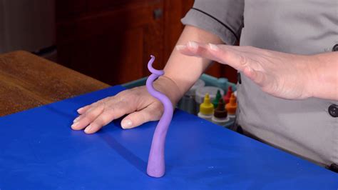 Modeling Chocolate Recipe | Cake Decorating | Susan Trianos