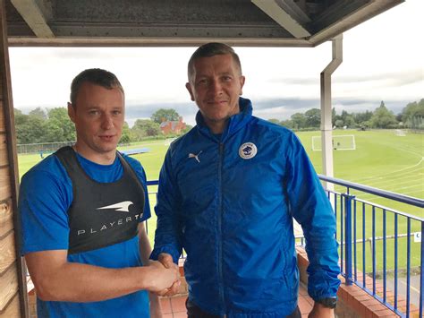 BREAKING | Gary Roberts signs new one-year deal with the Blues ...