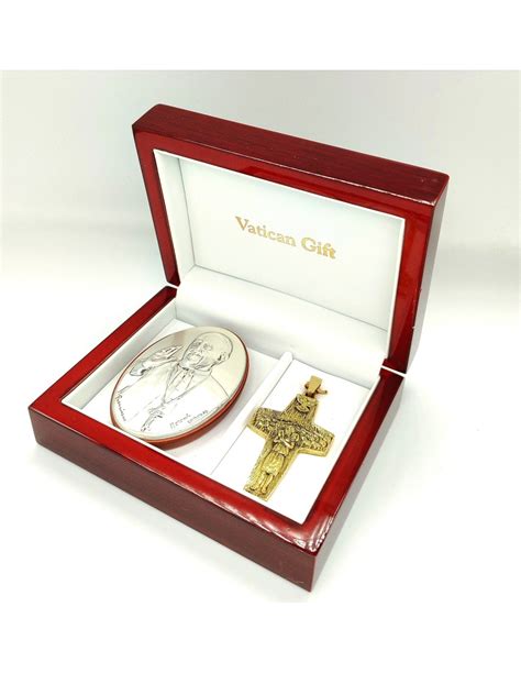 Pope Francis Gifts, Medals & Jewelry Online – Vatican Gift Shop