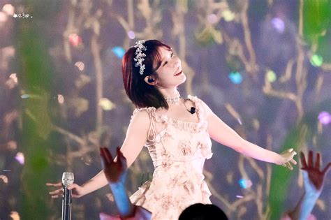IU donates 200 million won on her birthday "Positive influence" - KbizoOm