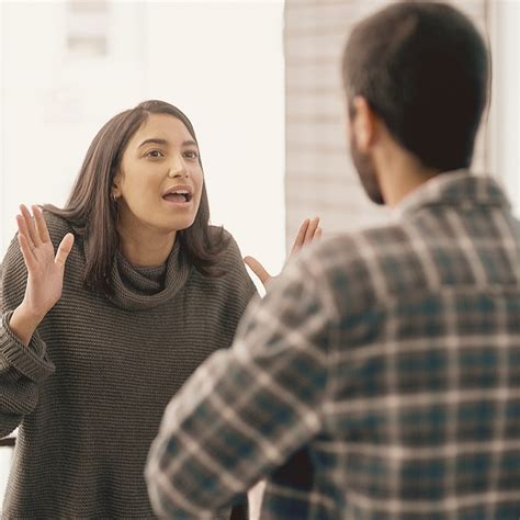 11 Revealing Signs You're in a Conditional Love Relationship - Happier ...