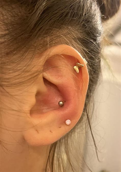 is the bottom of my vertical labret infected or irritated? i got it ...