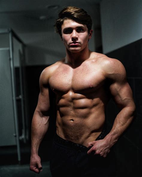 BODYBUILDER – CHASE CALVIT – Monday XYZ