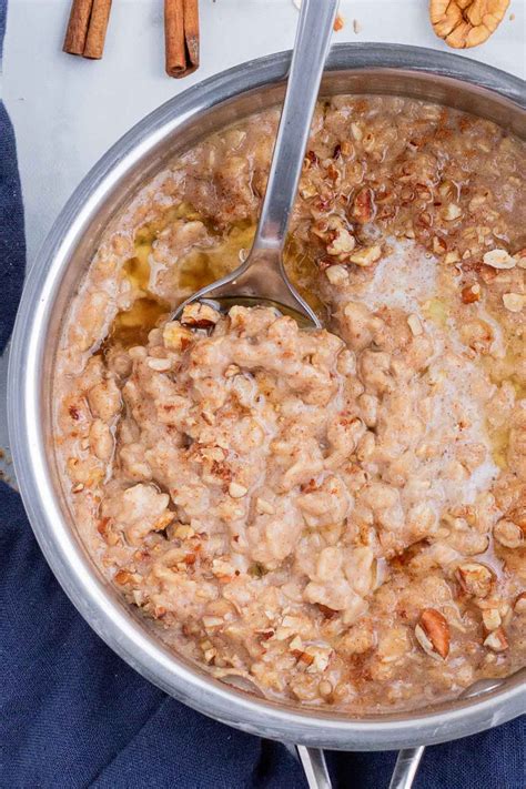 Maple Brown Sugar Oatmeal Recipe - Evolving Table