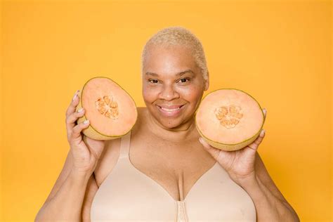 H Cup Breasts and Bra Size [Ultimate Guide] | TheBetterFit