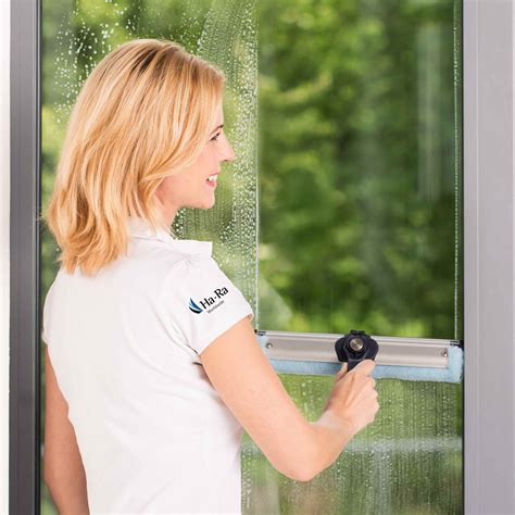 The best window cleaner for glass and screens can be used for years to ...