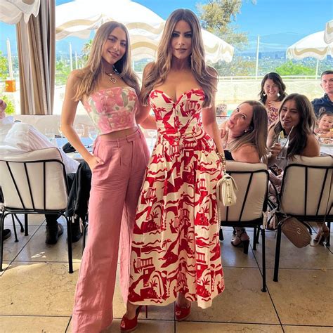 Sofia Vergara Big Cleavage - Hot Celebs Home