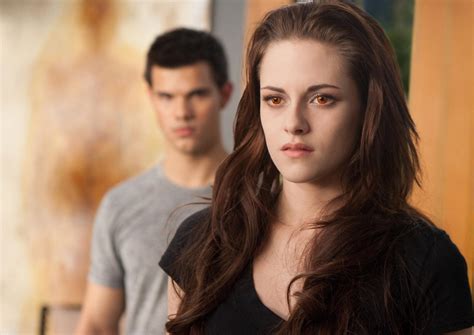 Bella Swan Twilight Breaking Dawn Part 2