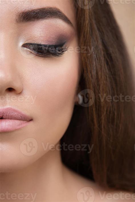 Portrait of a amazing beautiful brunette woman, close up face 55650174 Stock Photo at Vecteezy