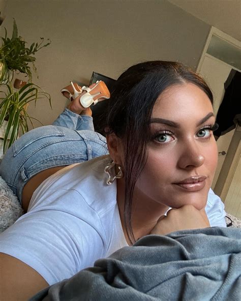 Annabelle Peaches Nudes