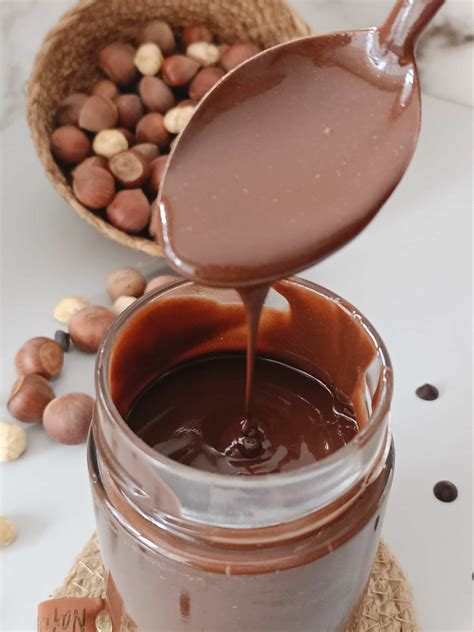 Homemade Chocolate Hazelnut Spread - The Food Flamingo