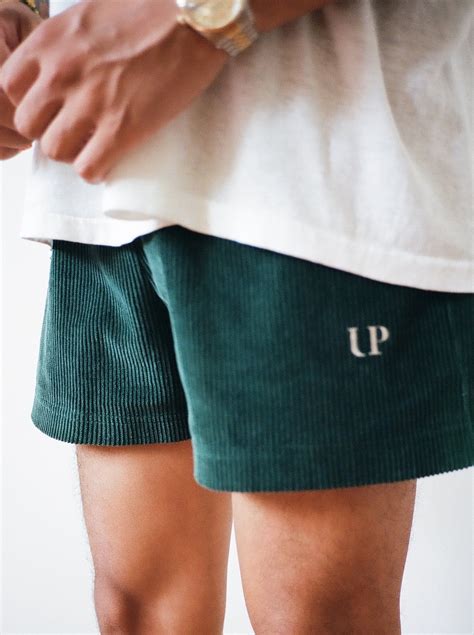 UNIFORM corduroy shorts - hunter green | Green shorts mens, Green ...