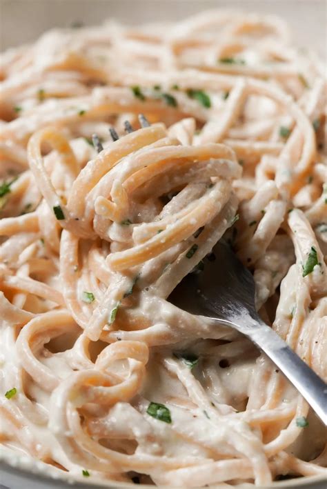 Creamy Greek Yogurt Alfredo Sauce - Recipelast