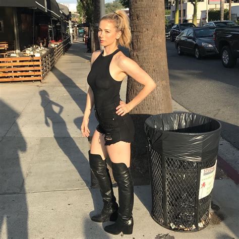 Iliza Shlesinger TheFappening Sexy (12 Photos) | #The Fappening