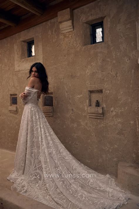 Romantic Lace Off-the-Shoulder Destination Wedding Dress - Lunss