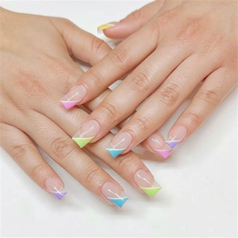 39 Gorgeous French Tip Nail Designs That Put a Fresh Spin On The ...