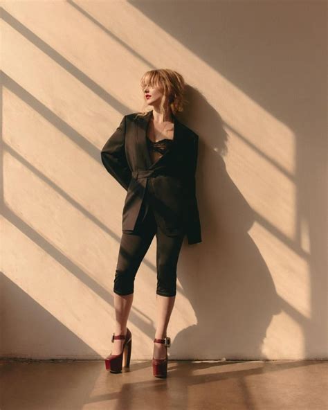 Kiernan Shipka And Mckenna Grace: Surprising Connection!