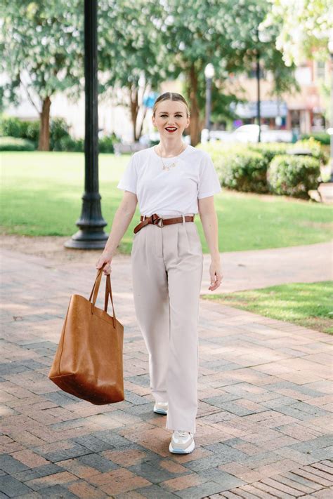 The $7 Hanes White T-Shirt That Every Woman Needs | Poor Little It Girl