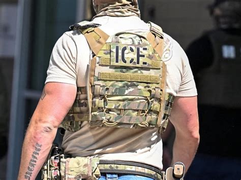 Top VA Official Dewaine Beard Barricaded Himself in an Office to Thwart ...