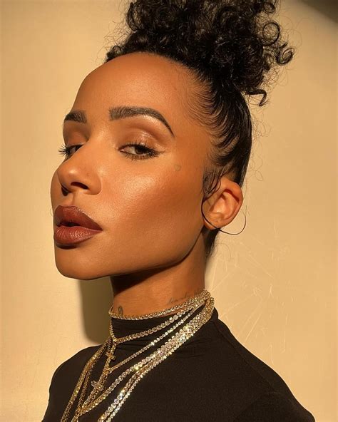 Tanaya Henry | Allow me.. 🫴🏽 | Instagram