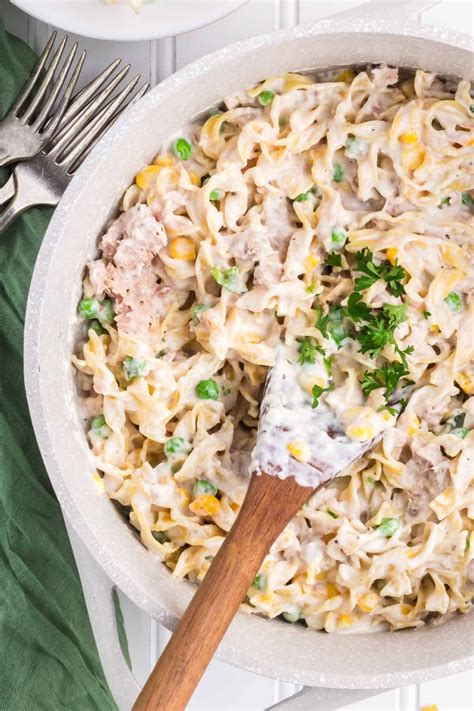 Homemade Tuna Helper is a delicious twist on boxed tuna helper loaded ...